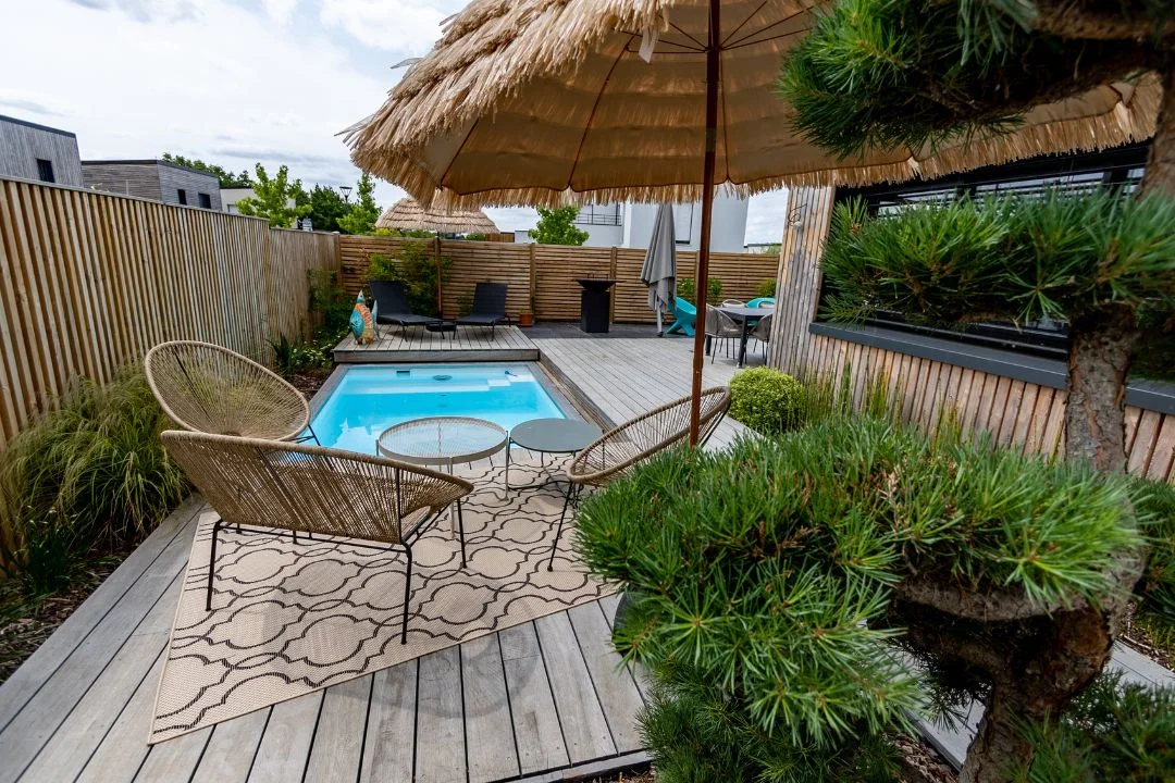 mini-piscine-contemporaine Terrasse coulissante piscine pratique et fonctionnelle