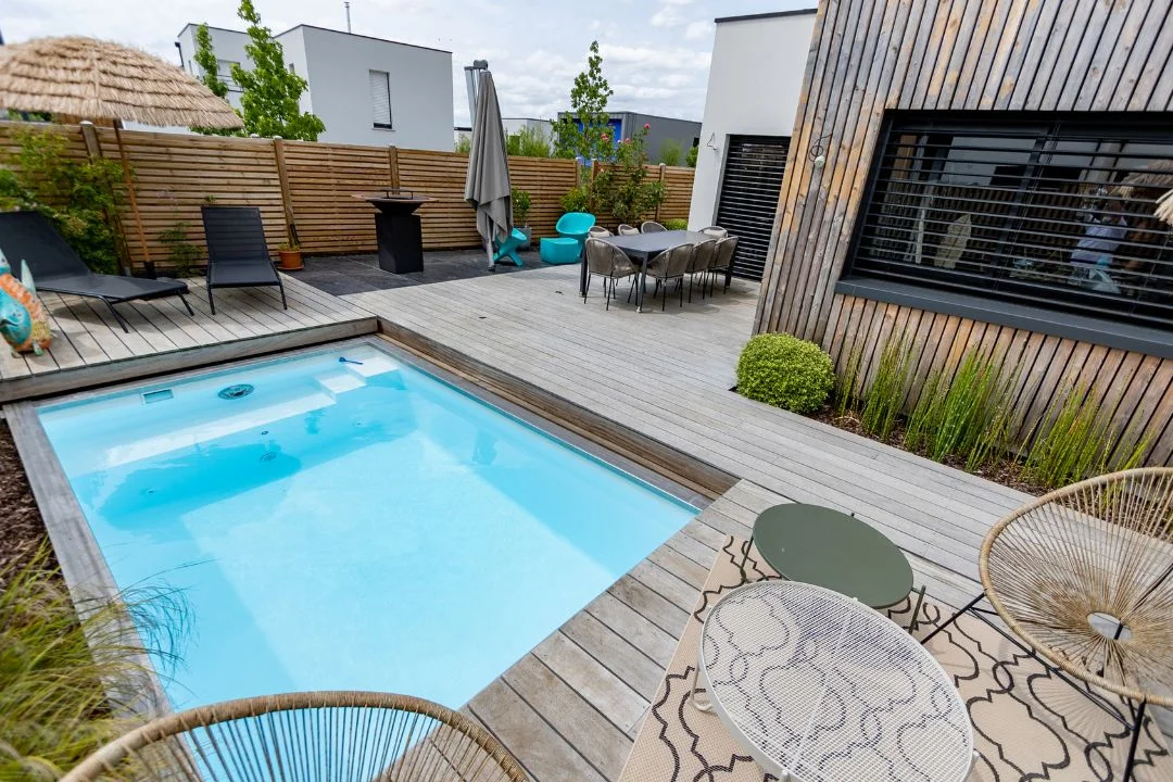 mini-piscine-maison Terrasse mobile piscine pratique et fonctionnelle