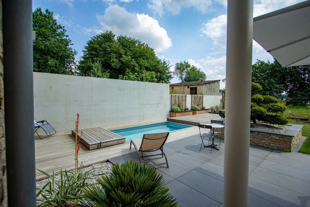 piscine-10m2-bois Terrasse coulissante piscine en extérieur